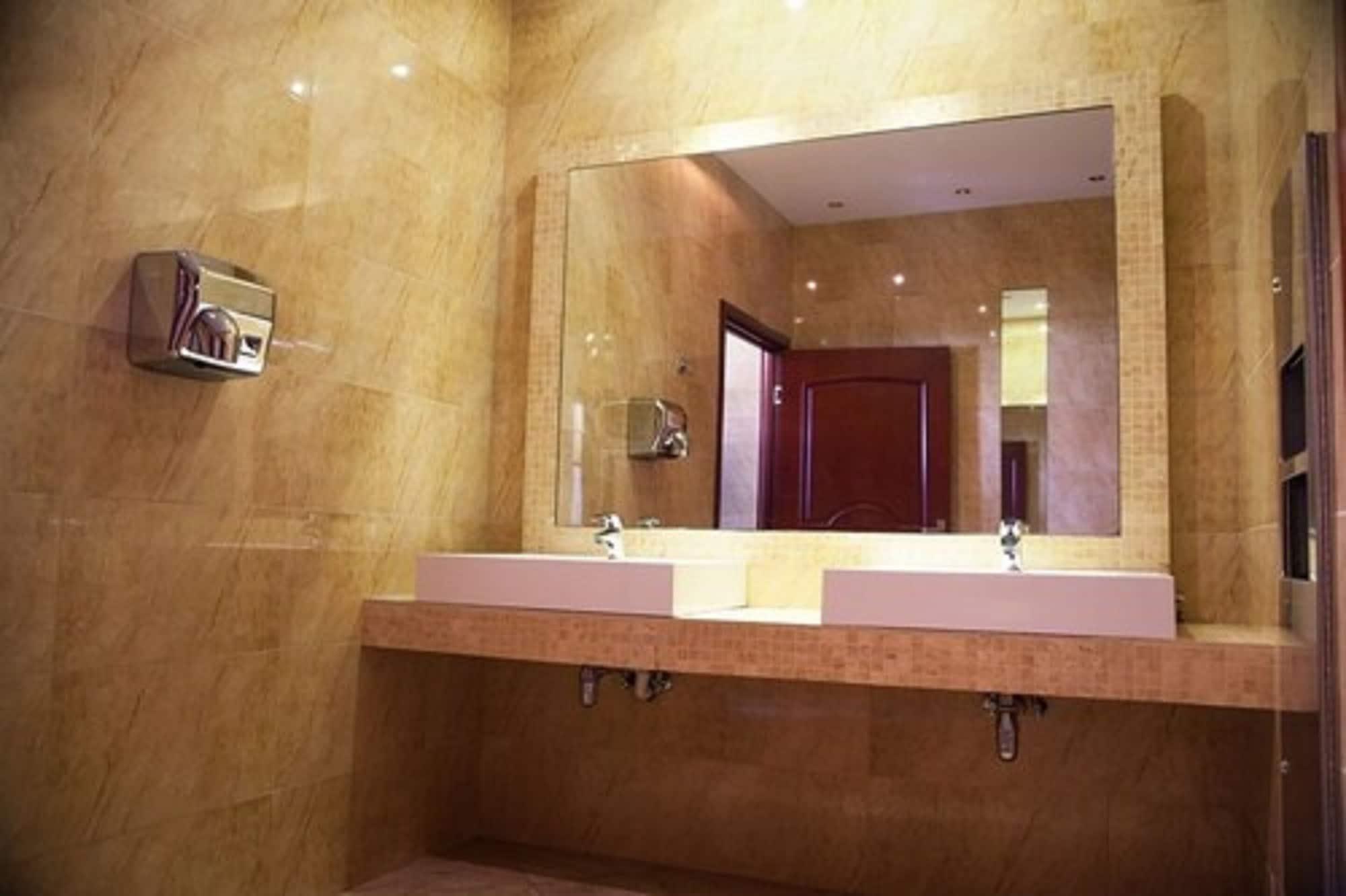 Hotel Holiday Park 3* Warschau