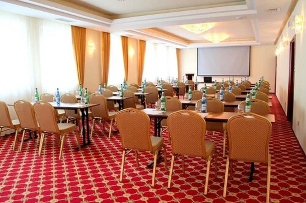 Hotel Holiday Park Hotel